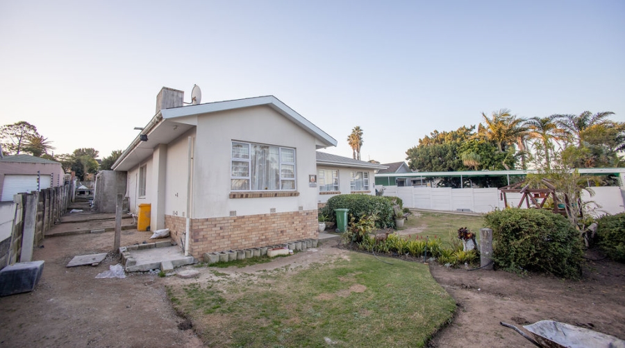 3 Bedroom Property for Sale in Sunnyridge Eastern Cape